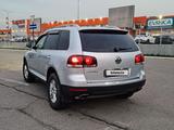 Volkswagen Touareg 2008 года за 8 200 000 тг. в Алматы – фото 5