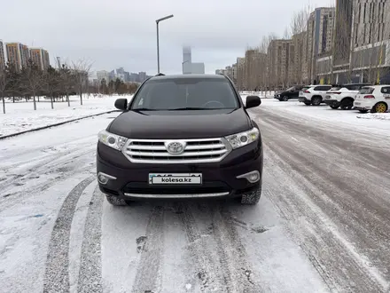 Toyota Highlander 2013 года за 11 800 000 тг. в Астана – фото 2