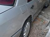 Mercedes-Benz E 230 1992 годаүшін900 000 тг. в Талгар – фото 5