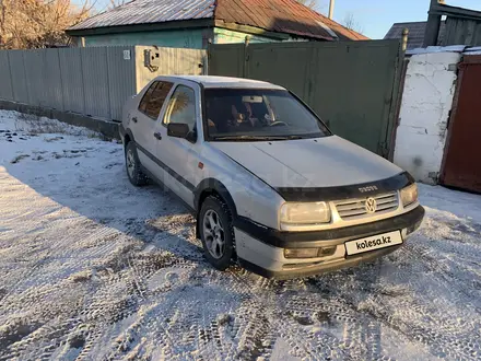 Volkswagen Vento 1993 года за 650 000 тг. в Семей – фото 4