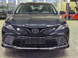 Toyota Camry 2023 года за 21 200 000 тг. в Актобе