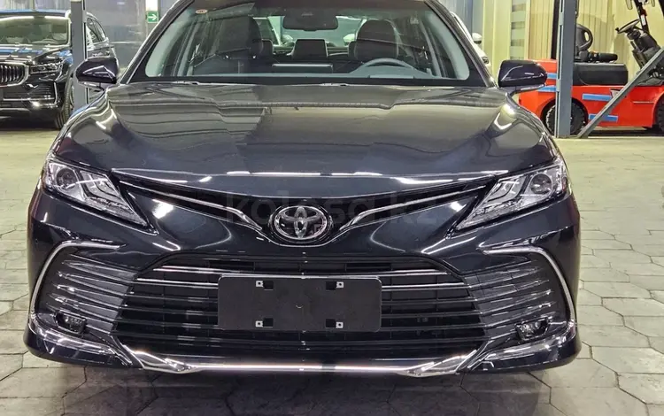 Toyota Camry 2023 года за 21 200 000 тг. в Актобе