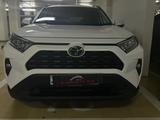 Toyota RAV4 2020 годаfor15 000 000 тг. в Астана