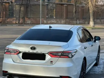 Toyota Camry 2021 года за 18 800 000 тг. в Тараз – фото 4