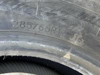 В отличном состоянии шина 285/65/17 за 20 000 тг. в Атырау