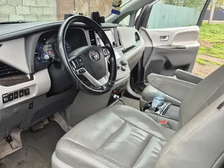 Toyota Sienna 2016 года за 15 000 000 тг. в Уральск – фото 3