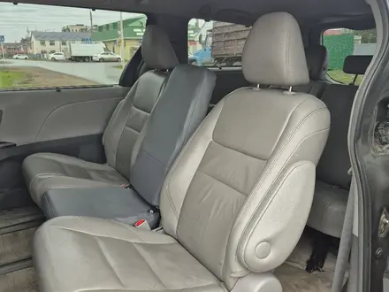 Toyota Sienna 2016 года за 15 000 000 тг. в Уральск – фото 4