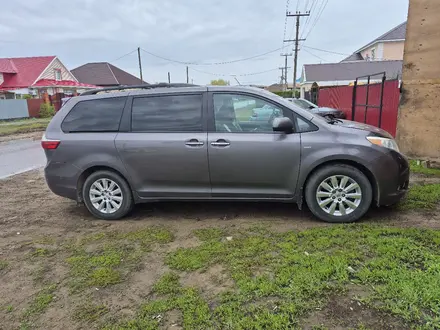 Toyota Sienna 2016 года за 15 000 000 тг. в Уральск – фото 8