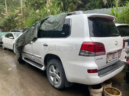 LX570 двери, крылья, фары бампера, салон за 10 000 тг. в Караганда