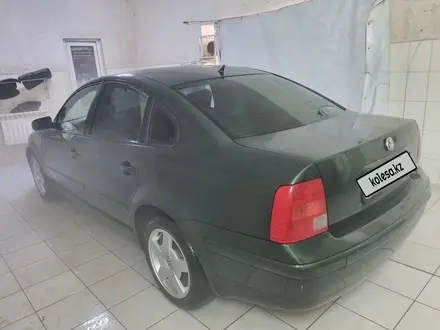 Volkswagen Passat 1998 года за 1 500 000 тг. в Кызылорда – фото 2