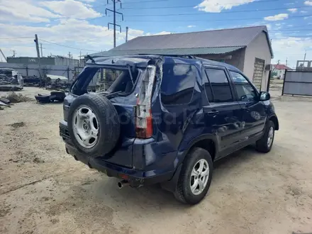 Honda CR-V 2004 года за 100 тг. в Атырау – фото 3