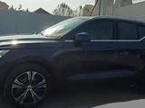 Volvo XC40 2022 года за 23 700 000 тг. в Алматы – фото 2