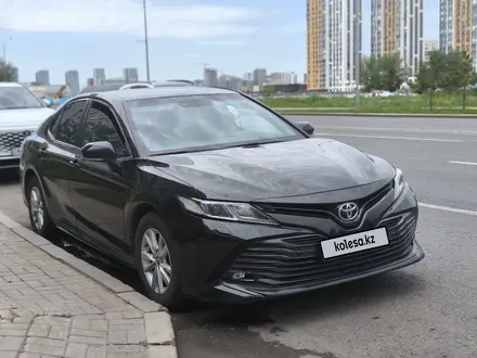 Toyota Camry 2019 года за 12 200 000 тг. в Астана – фото 3