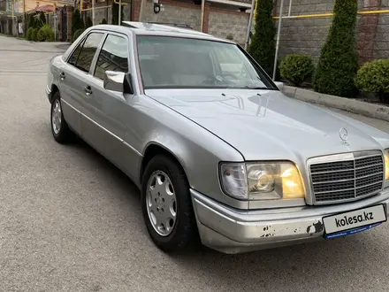 Mercedes-Benz E 200 1994 года за 3 500 000 тг. в Алматы – фото 2