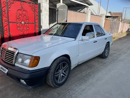 Mercedes-Benz E 260 1992 года за 2 800 000 тг. в Алматы – фото 2