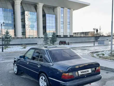 Mercedes-Benz E 220 1993 года за 1 390 000 тг. в Талдыкорган – фото 7