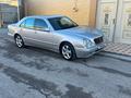 Mercedes-Benz E 320 2001 года за 6 000 000 тг. в Шымкент – фото 11