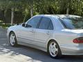 Mercedes-Benz E 320 2001 года за 6 000 000 тг. в Шымкент – фото 4