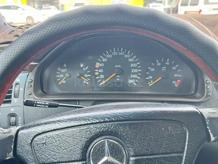 Mercedes-Benz E 320 1996 года за 4 000 000 тг. в Актау – фото 5