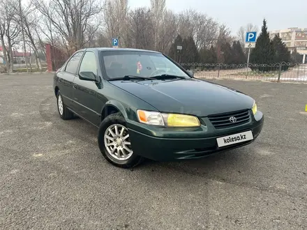 Toyota Camry 1999 года за 3 600 000 тг. в Тараз – фото 2