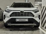 Toyota RAV4 2025 года за 22 990 000 тг. в Алматы – фото 3
