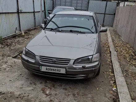 Toyota Camry 1997 года за 3 500 000 тг. в Алматы – фото 4