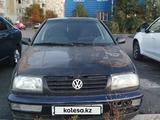 Volkswagen Vento 1993 года за 800 000 тг. в Караганда – фото 4