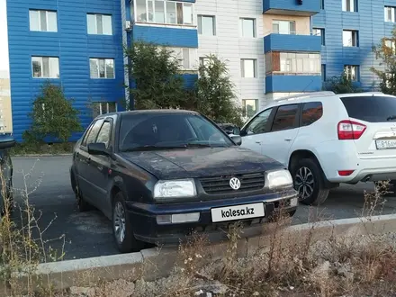 Volkswagen Vento 1993 года за 800 000 тг. в Караганда – фото 3