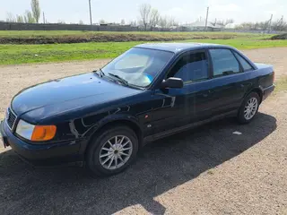 Audi 100