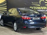 Toyota Camry 2015 годаүшін12 300 000 тг. в Актобе – фото 5