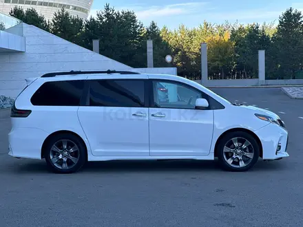 Toyota Sienna 2015 года за 10 500 000 тг. в Алматы – фото 5