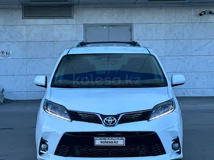 Toyota Sienna 2015 года за 10 500 000 тг. в Алматы – фото 8