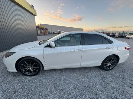 Toyota Camry 2015 года за 9 800 000 тг. в Актобе