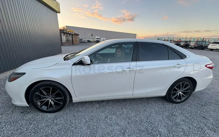 Toyota Camry 2015 года за 9 800 000 тг. в Актобе