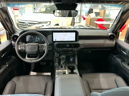 Toyota Land Cruiser Prado Prestige 2025 года за 43 920 000 тг. в Алматы – фото 15