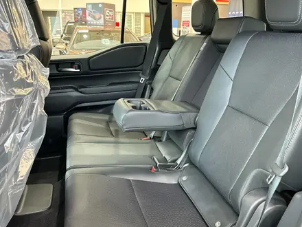 Toyota Land Cruiser Prado Prestige 2025 года за 43 920 000 тг. в Алматы – фото 13