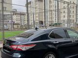 Toyota Camry 2019 года за 15 350 000 тг. в Астана – фото 2