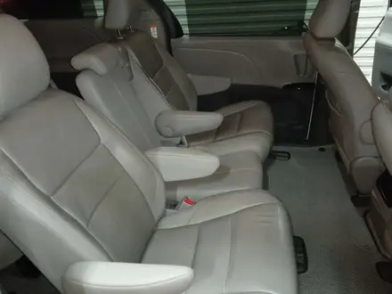 Toyota Sienna 2014 года за 9 000 000 тг. в Актобе – фото 5