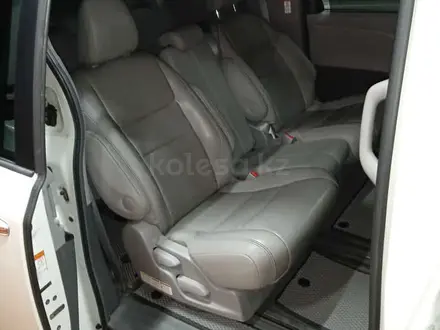 Toyota Sienna 2014 годаүшін10 000 000 тг. в Актобе – фото 9