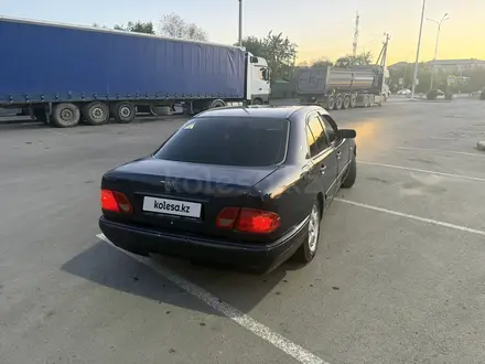 Mercedes-Benz E 230 1996 года за 1 800 000 тг. в Астана – фото 7