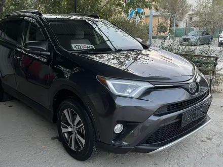 Toyota RAV4 2017 года за 9 200 000 тг. в Жанаозен – фото 3