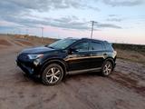 Toyota RAV4 2016 года за 12 000 000 тг. в Уральск