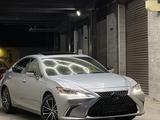 Lexus ES 300h 2026 года за 28 700 000 тг. в Шымкент – фото 4