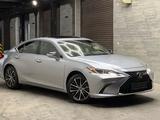 Lexus ES 300h 2026 года за 28 700 000 тг. в Шымкент – фото 3
