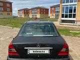Mercedes-Benz C 180 1996 года за 750 000 тг. в Уральск – фото 2