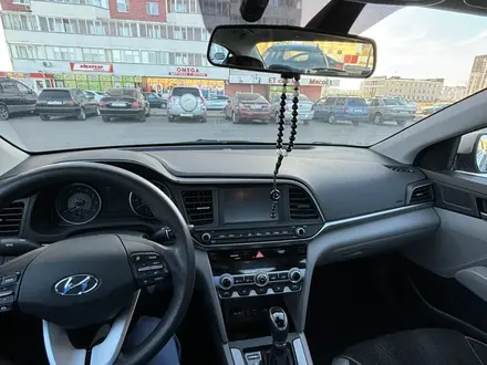 Hyundai Elantra 2019 года за 4 950 000 тг. в Караганда – фото 4