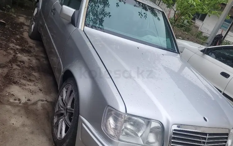 Mercedes-Benz E 220 1995 года за 700 000 тг. в Алматы