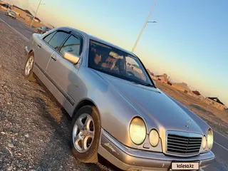 Mercedes-Benz E 320