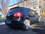 Volkswagen Golf 2004 годаүшін2 700 000 тг. в Талдыкорган