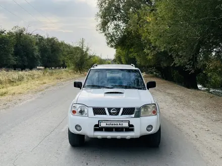 Nissan NP300 2010 года за 2 500 000 тг. в Тараз